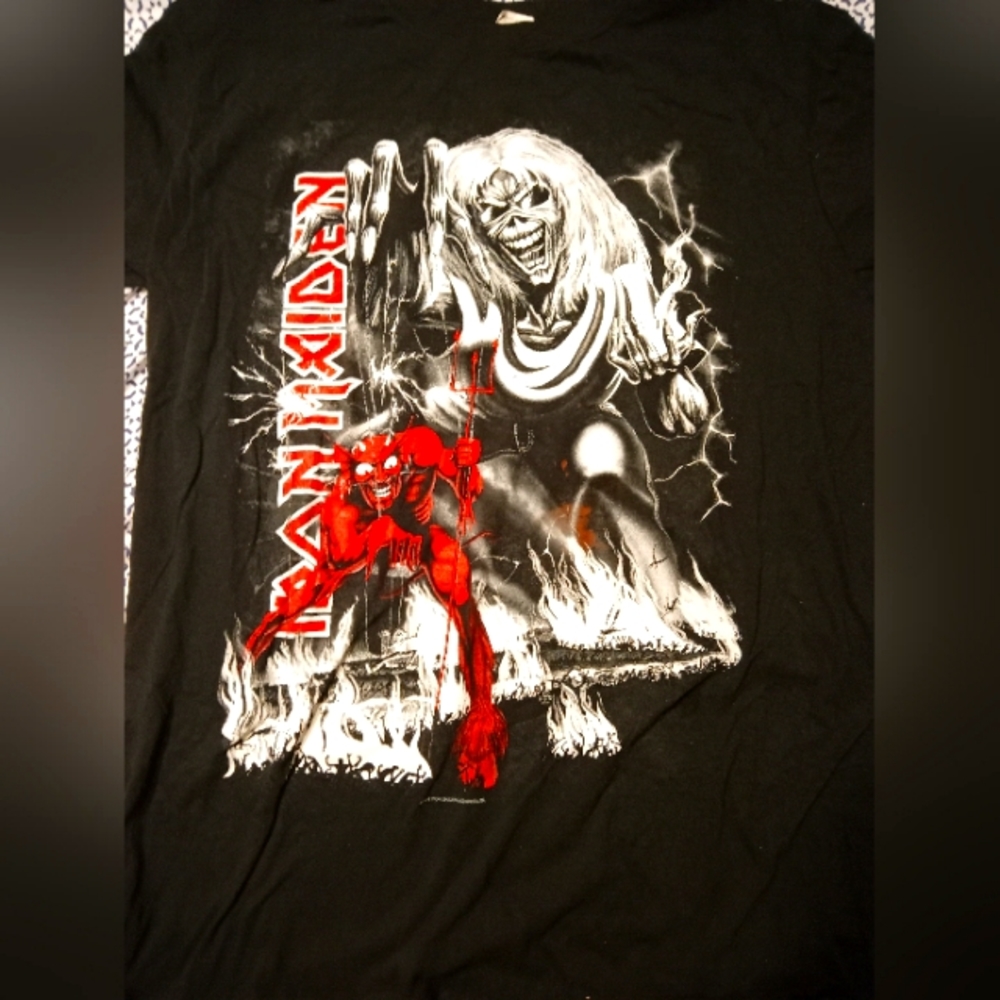 Unisex Large sized Iron Maiden shirt w/ front and back designs